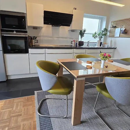 Kuestenvilla Stilvolle 3zi Ferienwhg Mit Terrasse Ruhig Zentral Strandnah 600m